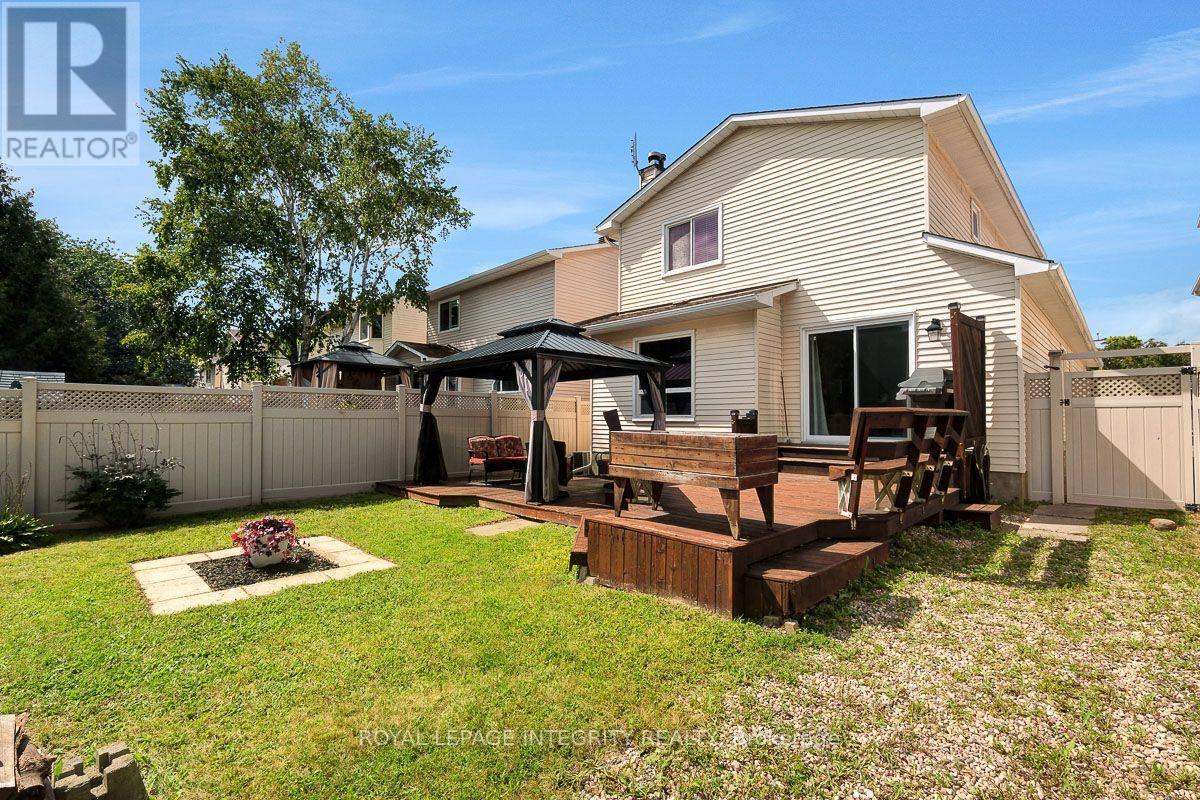 390 Oaklawn Crescent Property Photo 40