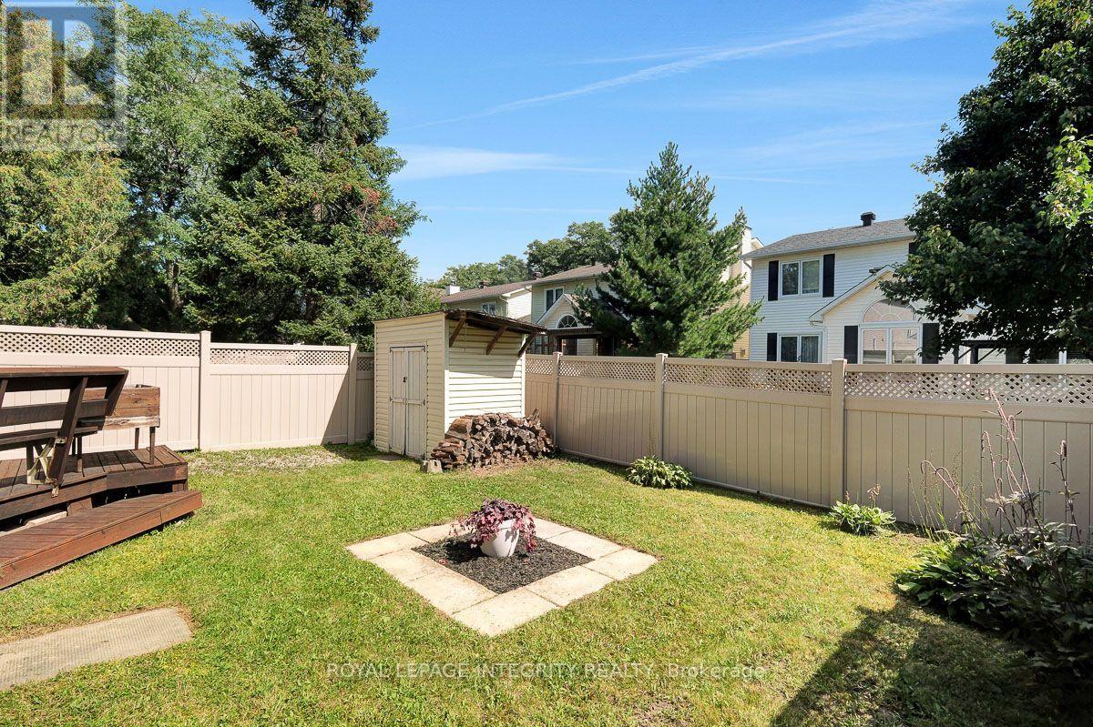 390 Oaklawn Crescent Property Photo 45