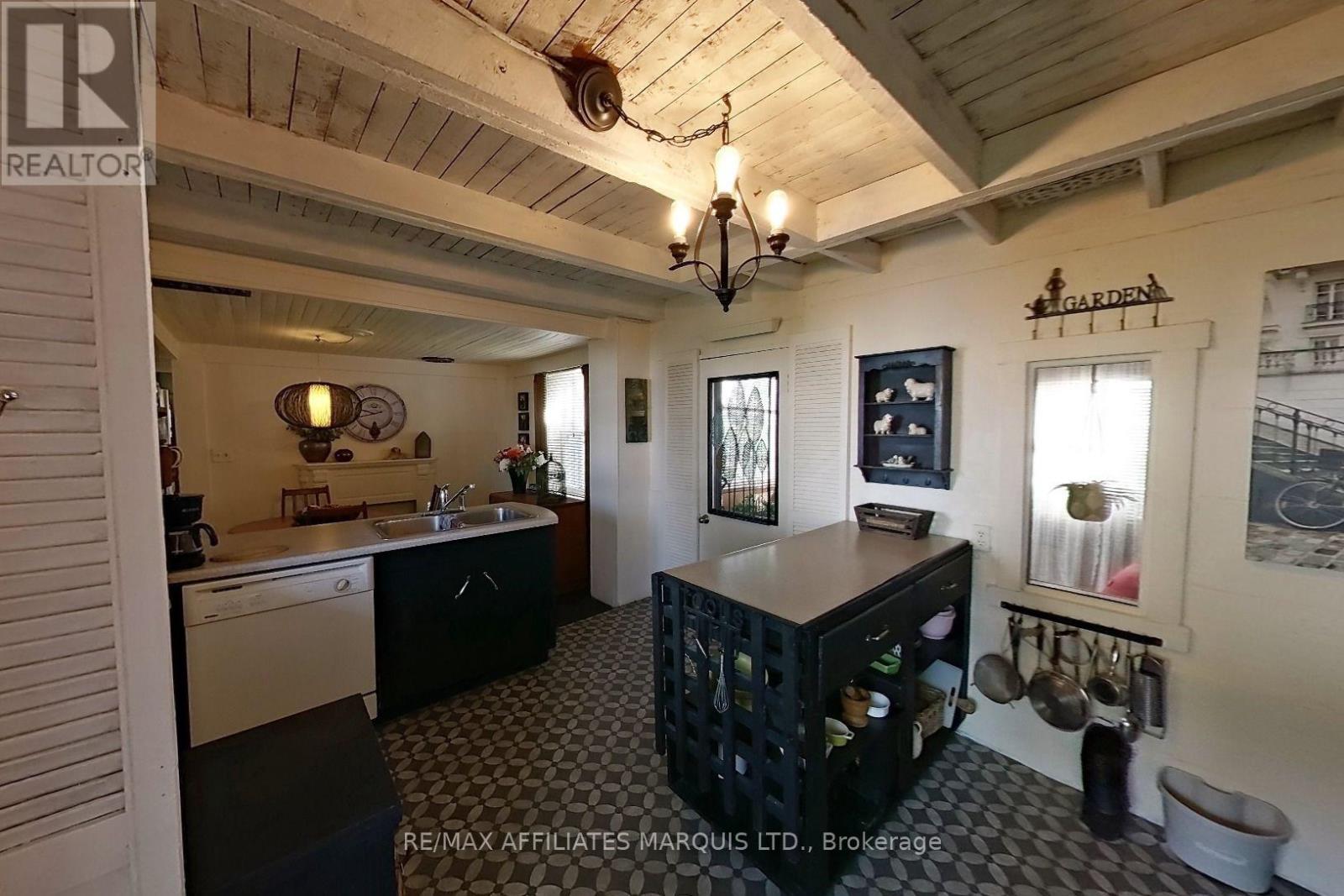 521 Burton Avenue Property Photo 7