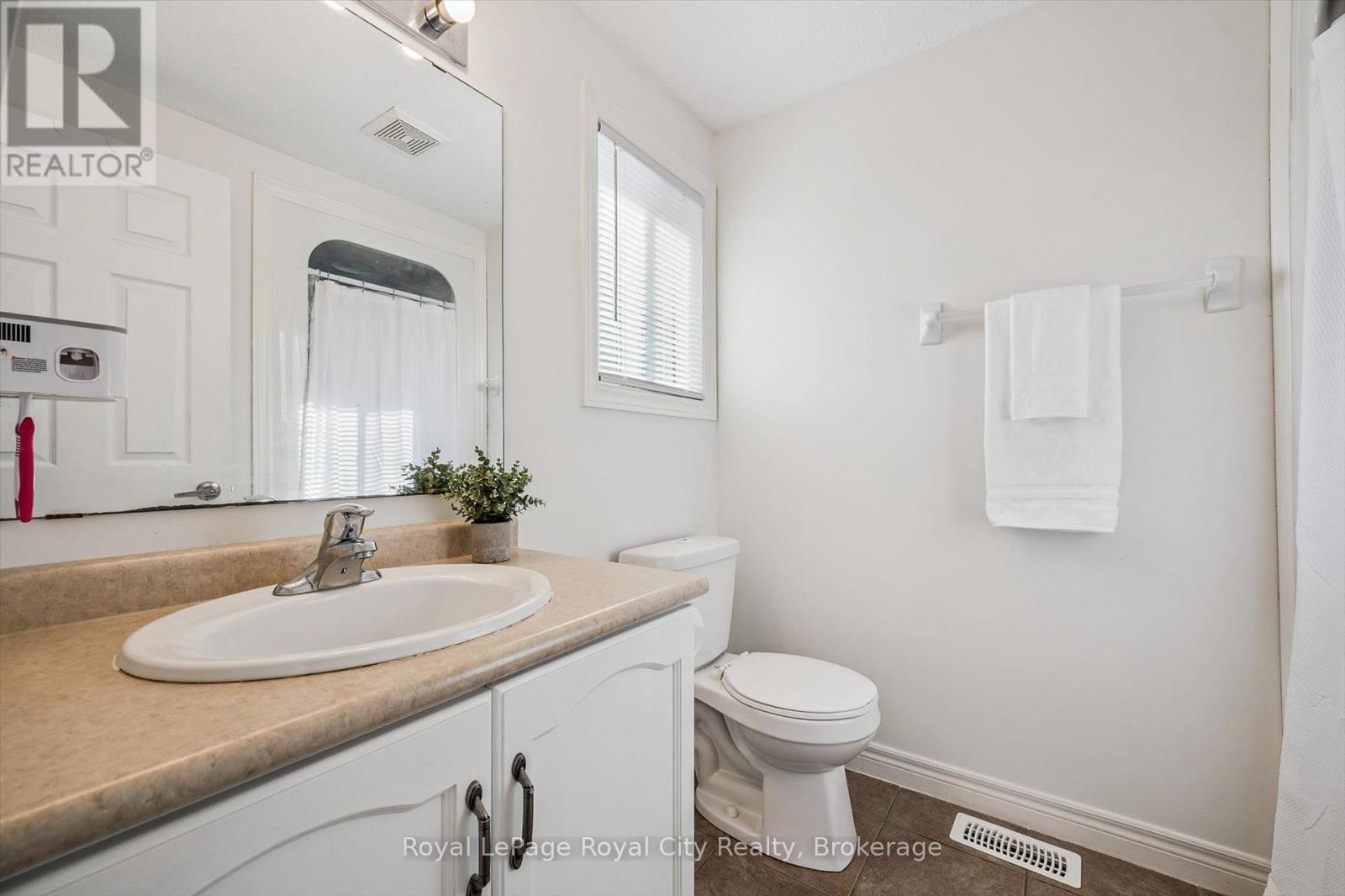 6 - 361 Arkell Road Property Photo 18
