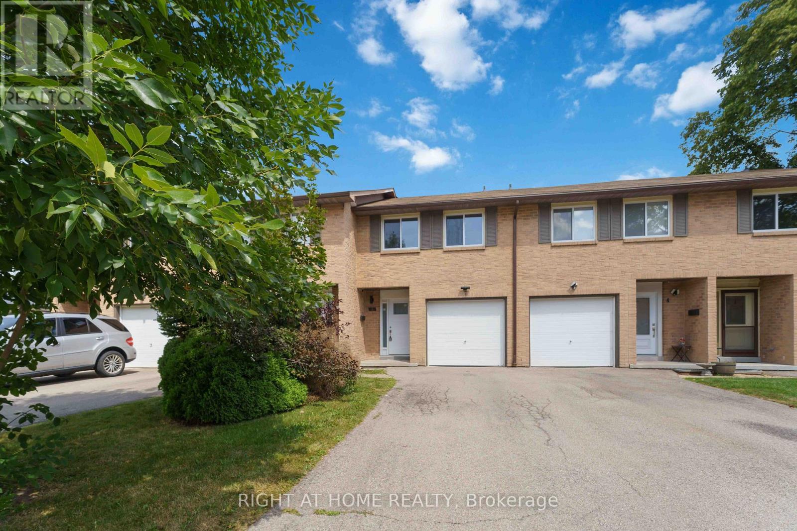 3 - 66 SUMMERCREST DRIVE Property Photo 1