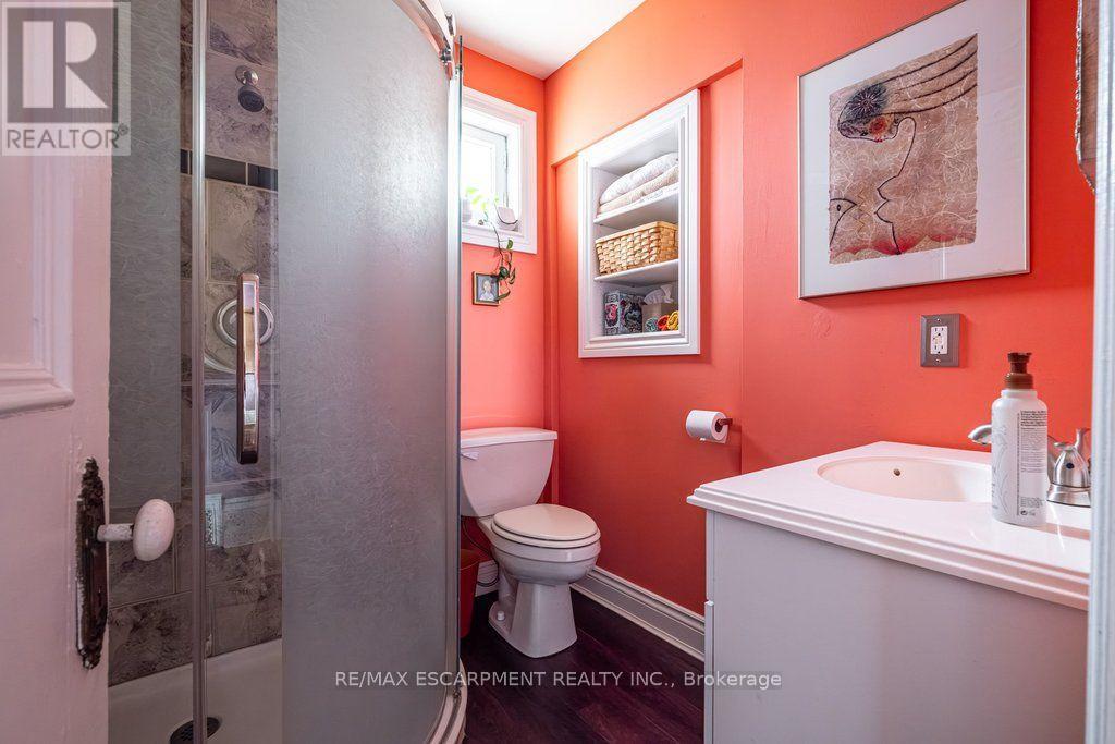 58 Wellington Street S Property Photo 29