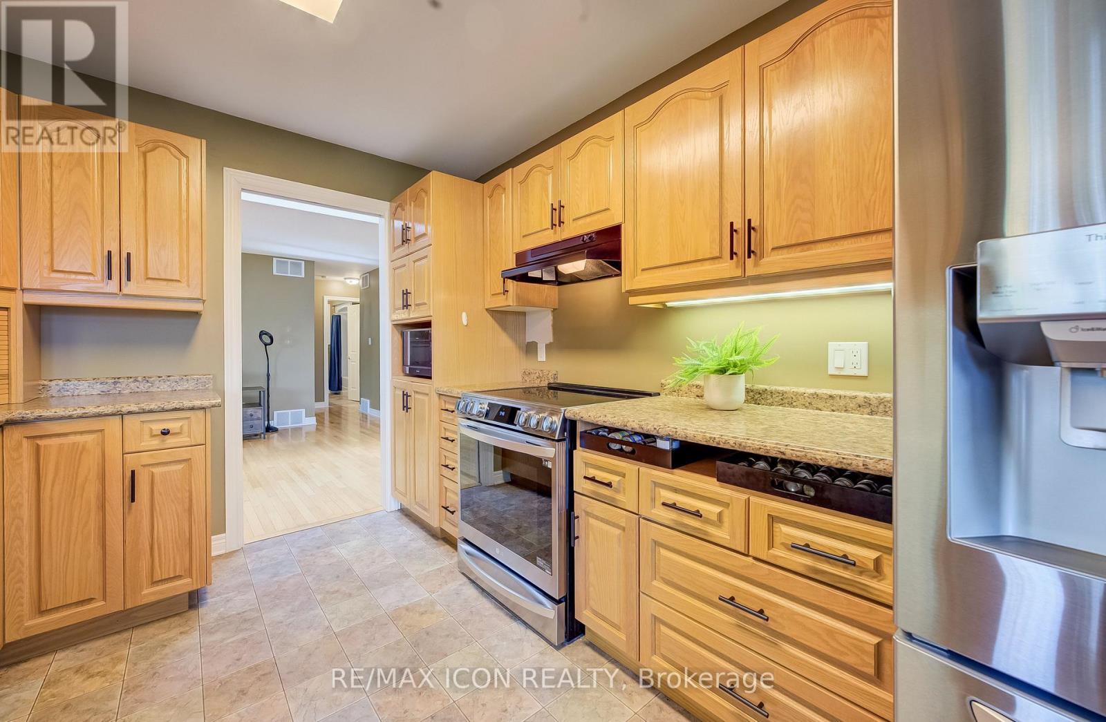910 Walton Avenue N Property Photo 13