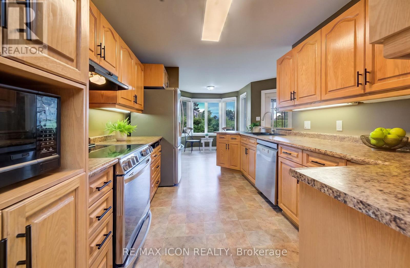 910 Walton Avenue N Property Photo 16
