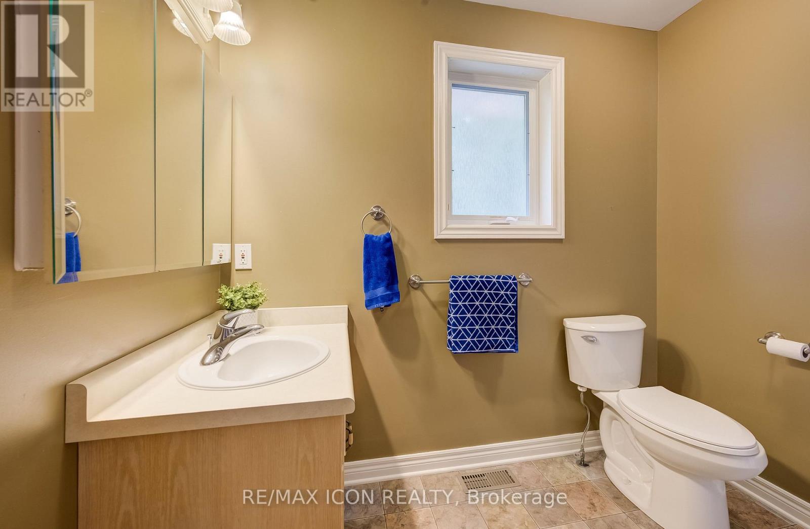 910 Walton Avenue N Property Photo 23