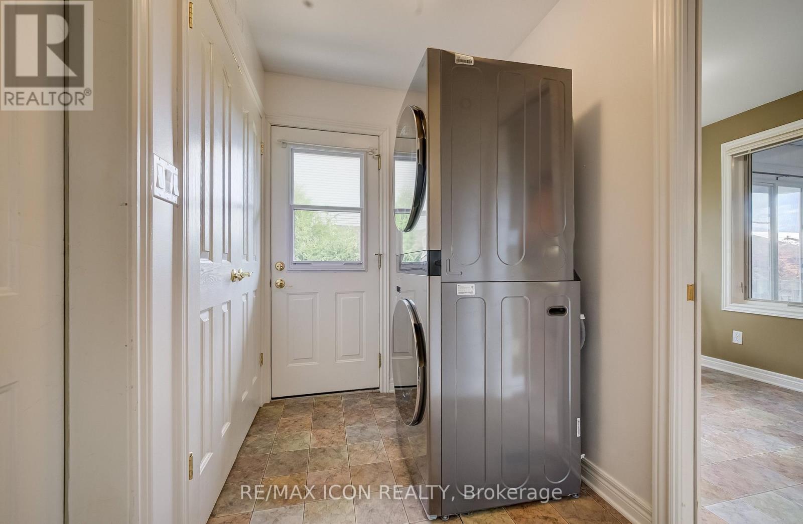 910 Walton Avenue N Property Photo 29