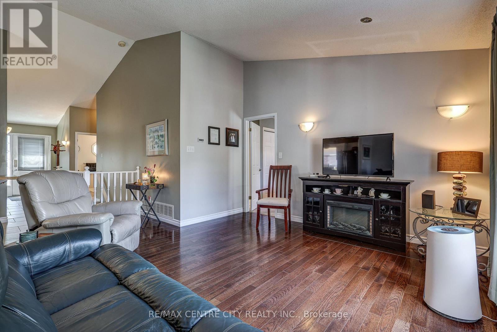 12 Second Avenue Property Photo 28