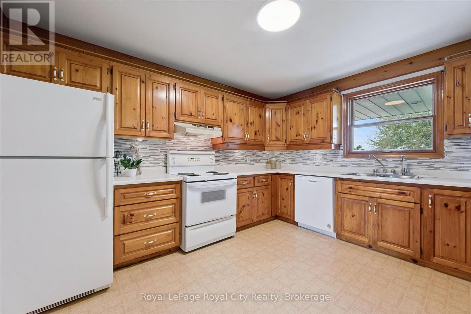 7689 Second Line Property Photo 10