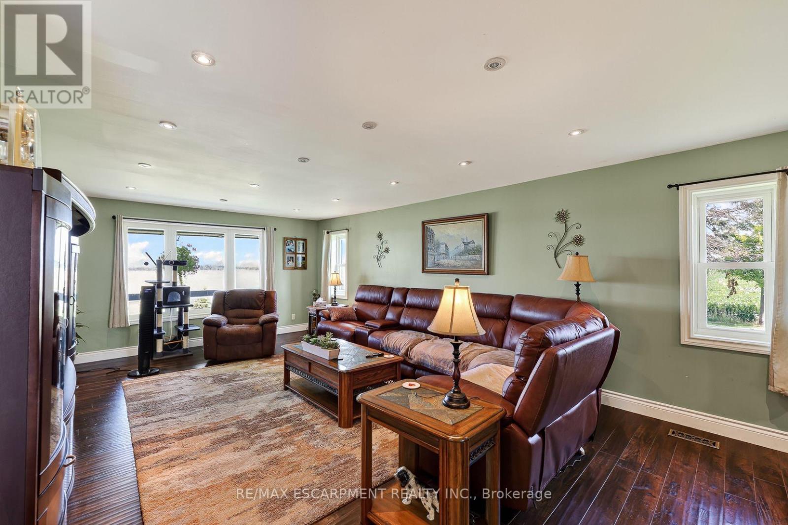 3120 Highway #3 W Property Photo 5