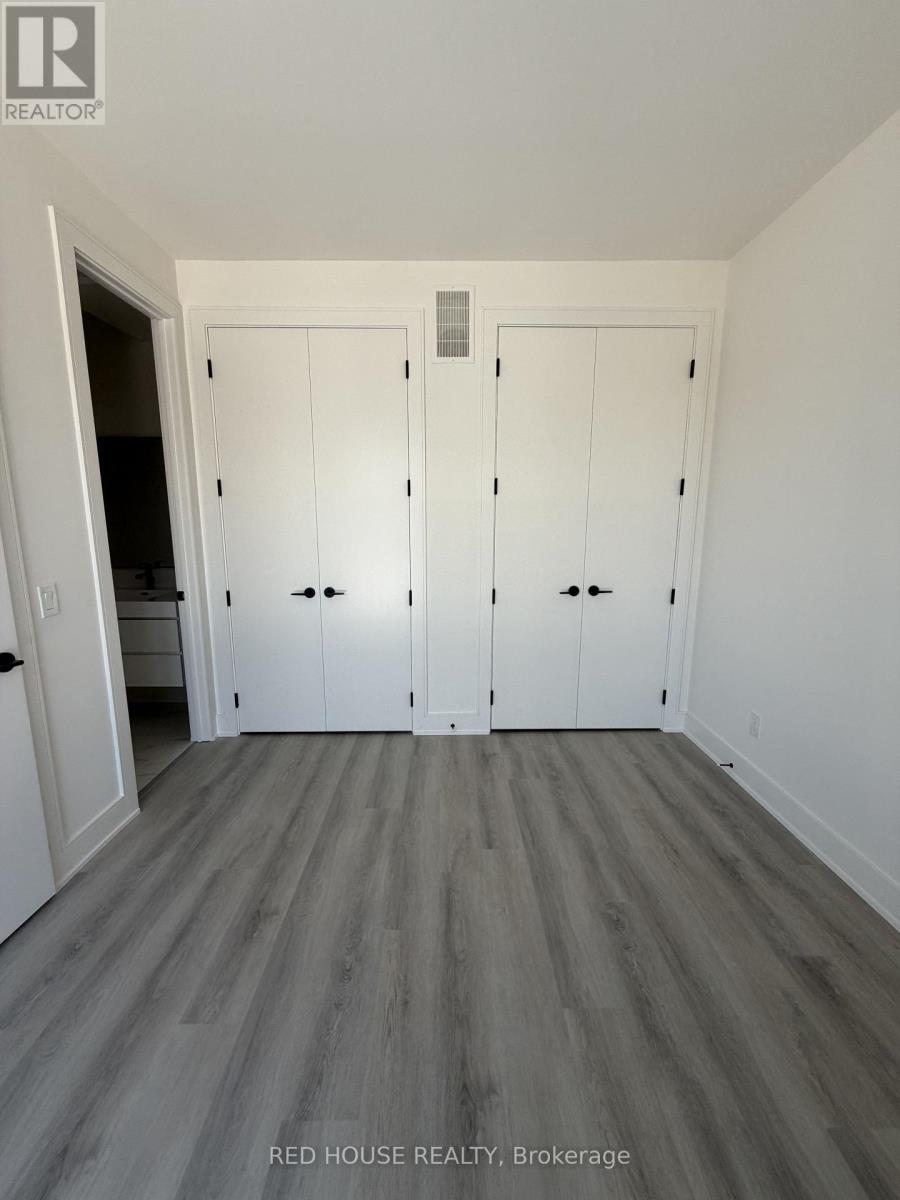39 Everett Common Property Photo 10