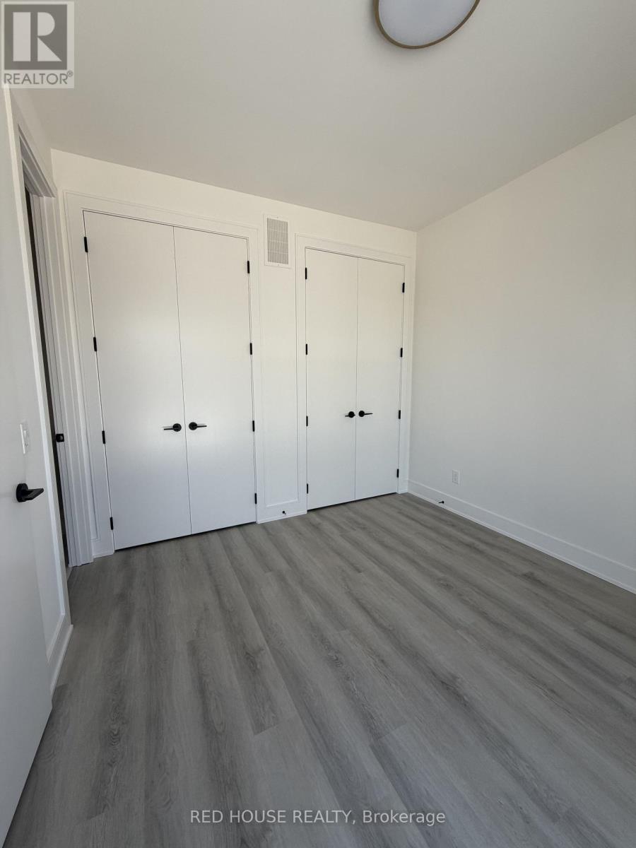 39 Everett Common Property Photo 14