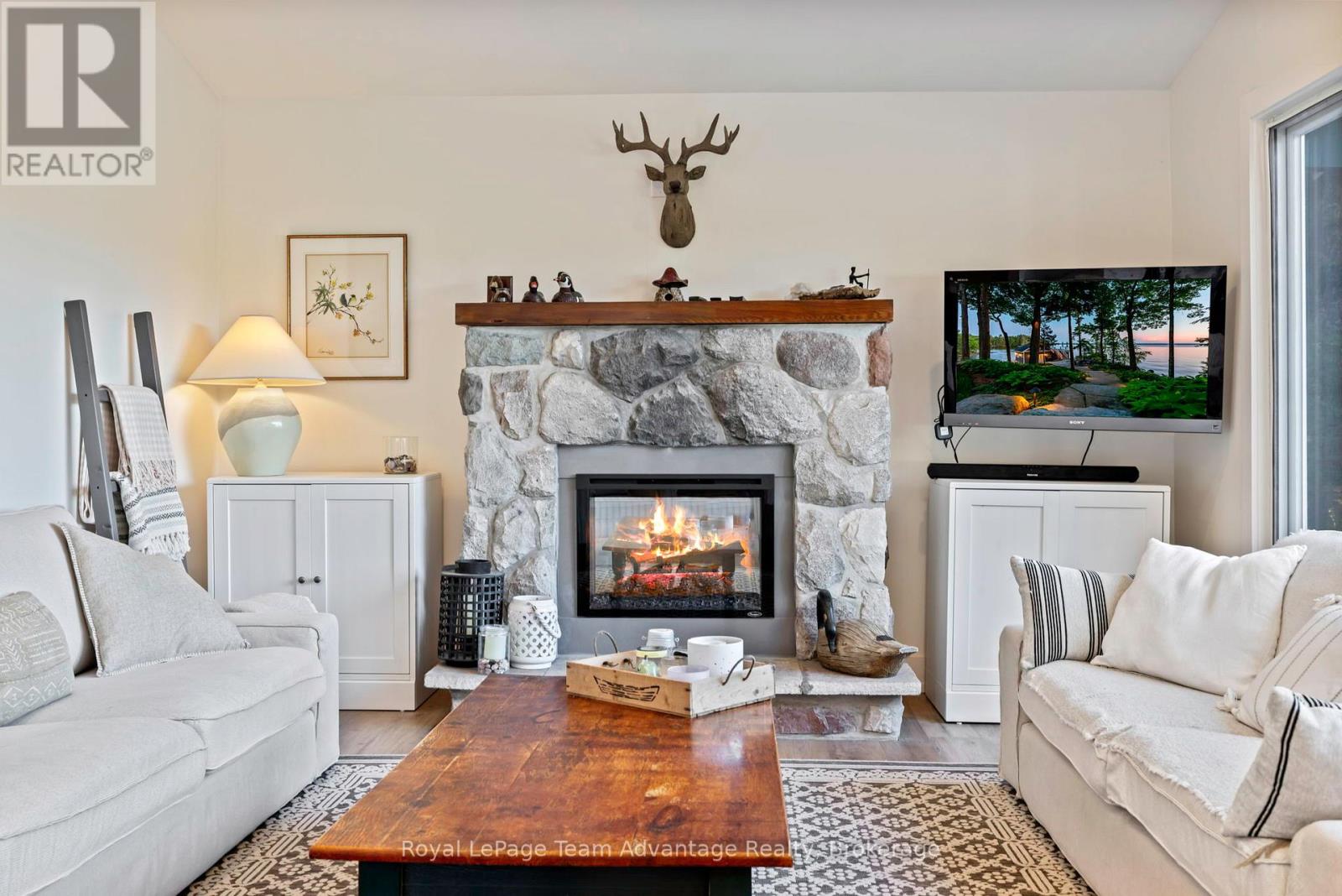 8 Firefly Way Property Photo 10
