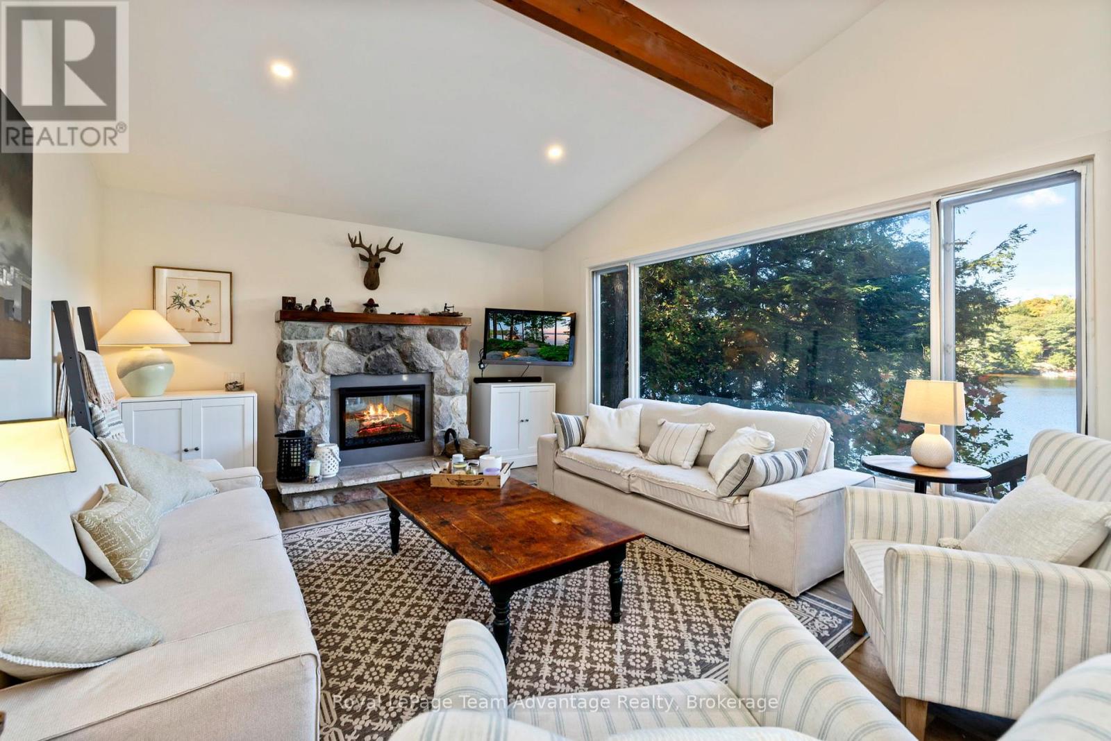 8 Firefly Way Property Photo 12