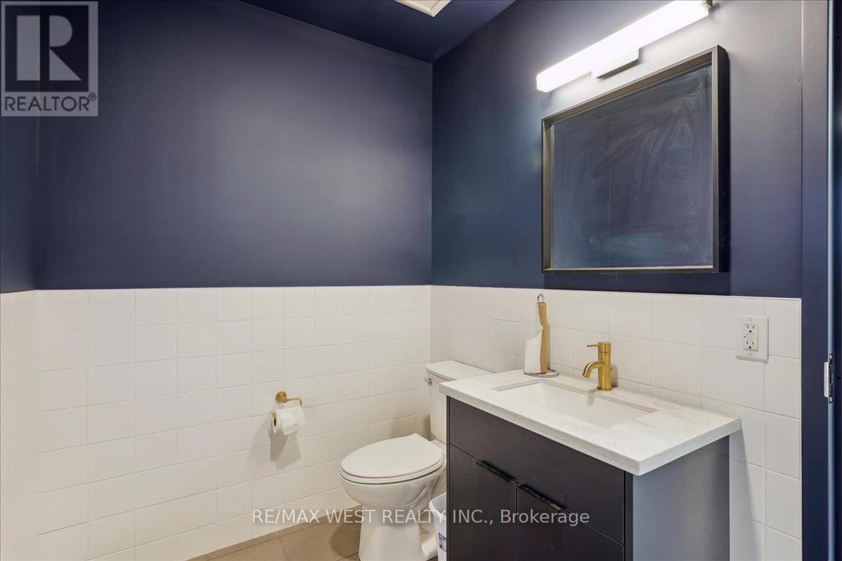 J202 - 155 Frobisher Drive Property Photo 13