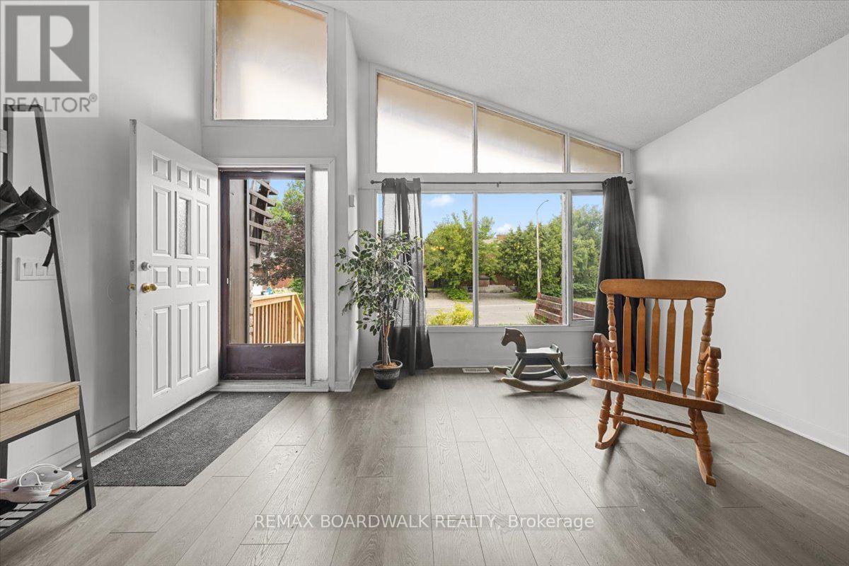 1864 Lenester Avenue W Property Photo 4