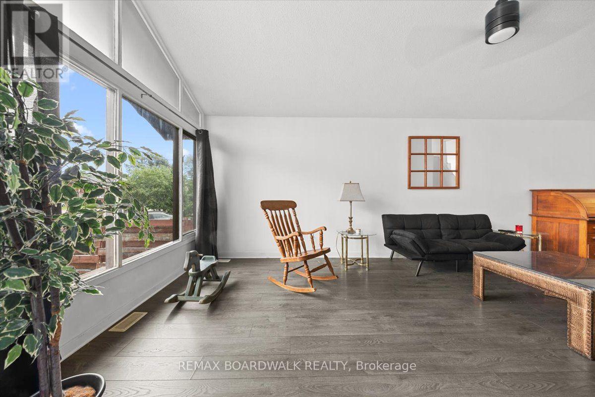 1864 Lenester Avenue W Property Photo 7