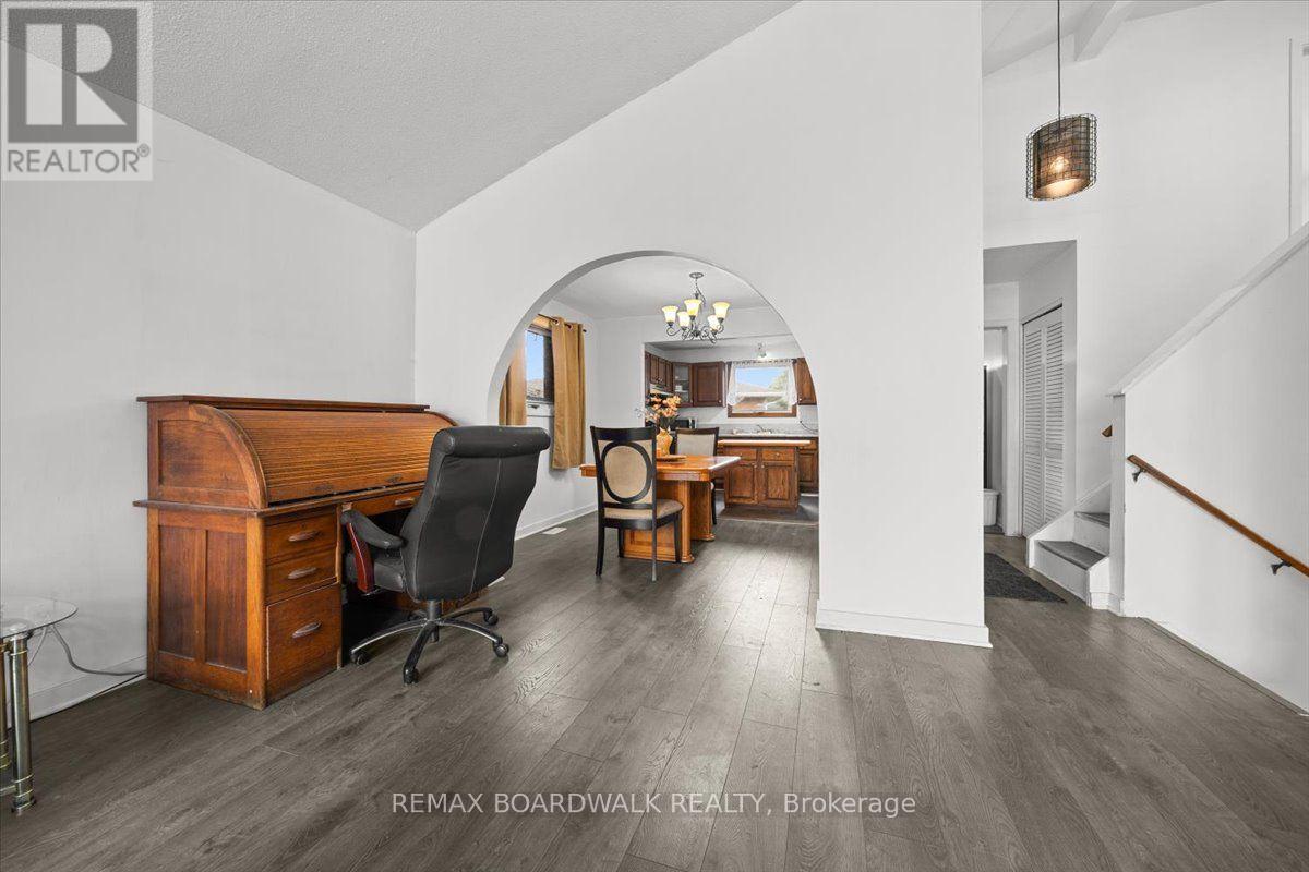 1864 Lenester Avenue W Property Photo 9