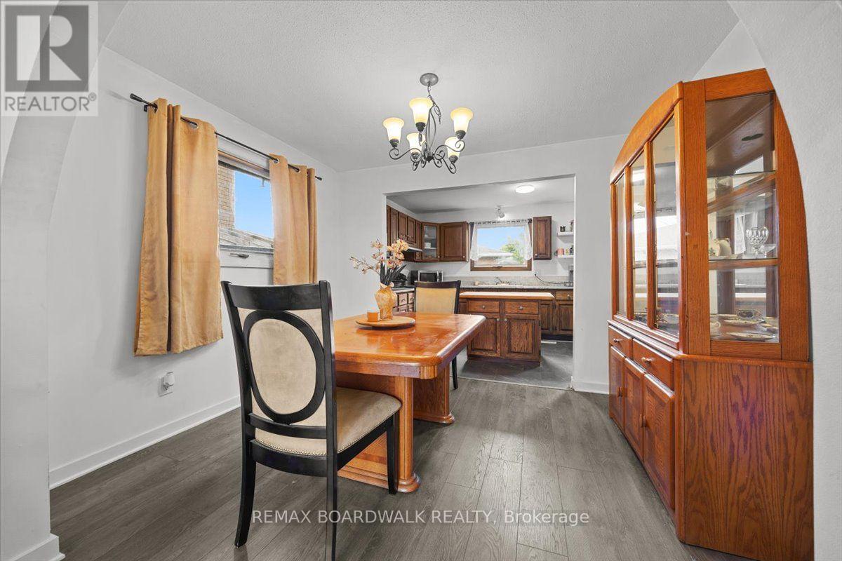 1864 Lenester Avenue W Property Photo 10