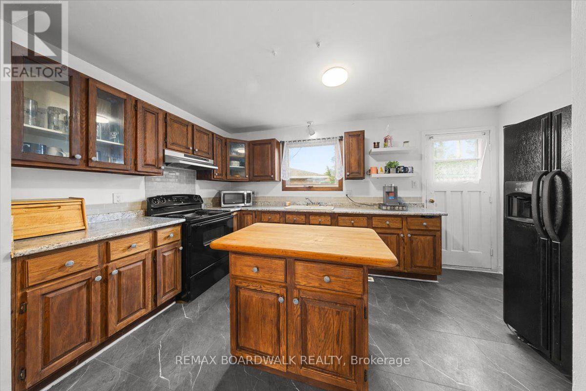 1864 Lenester Avenue W Property Photo 13