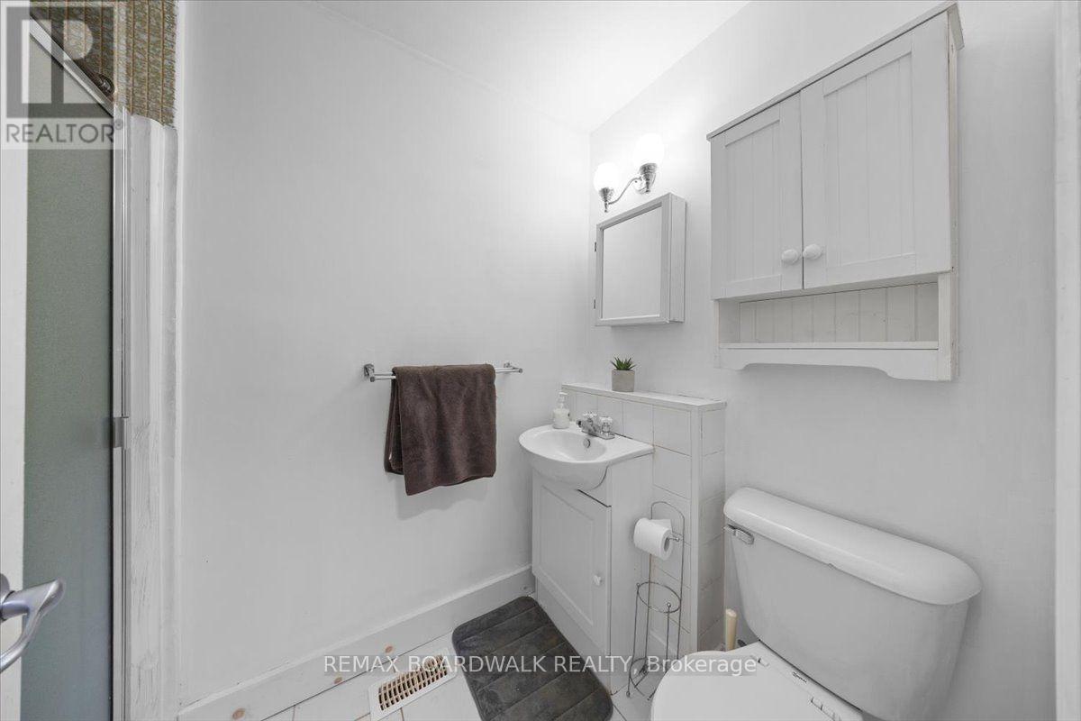1864 Lenester Avenue W Property Photo 29