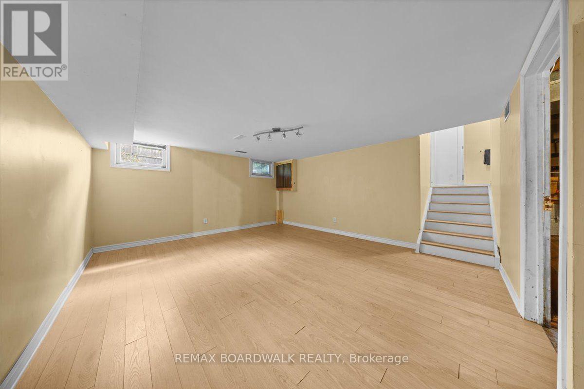 1864 Lenester Avenue W Property Photo 30