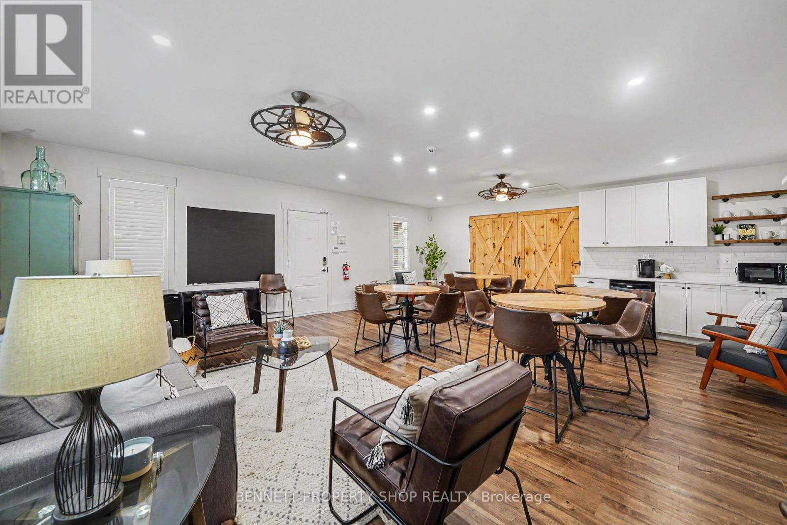 1194 Carp Road Property Photo 18
