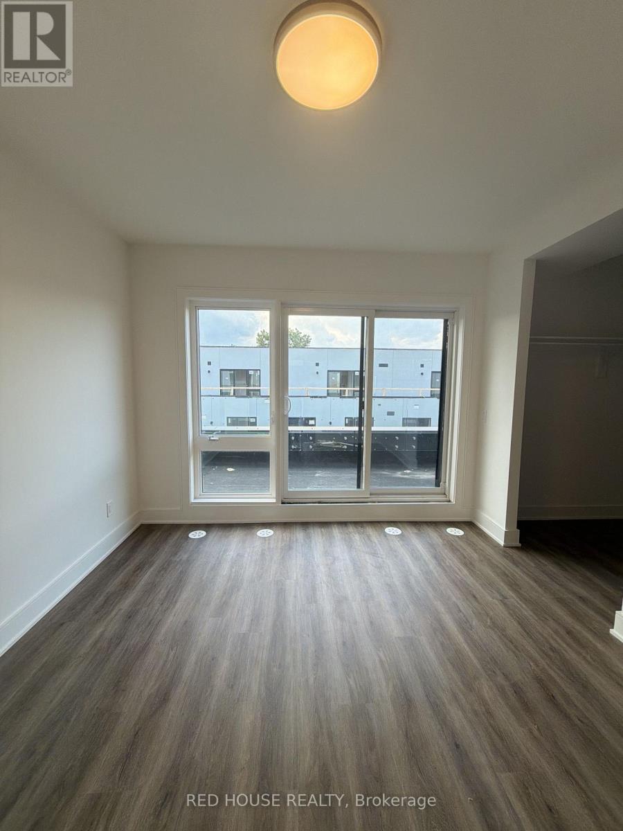 73 Everett Common Property Photo 17