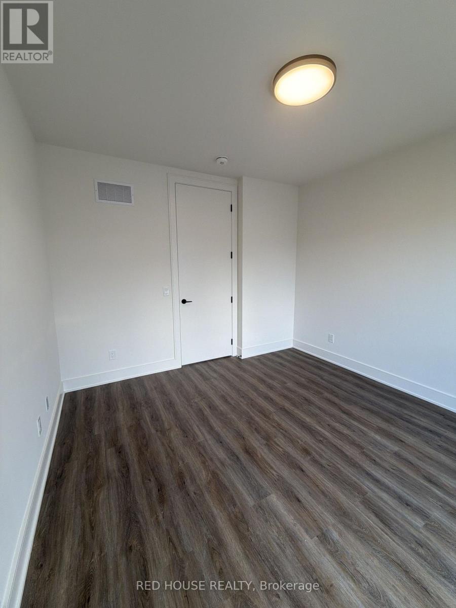 73 Everett Common Property Photo 18