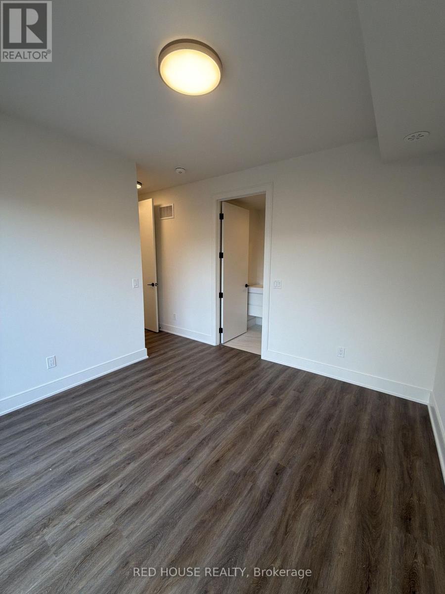 73 Everett Common Property Photo 29