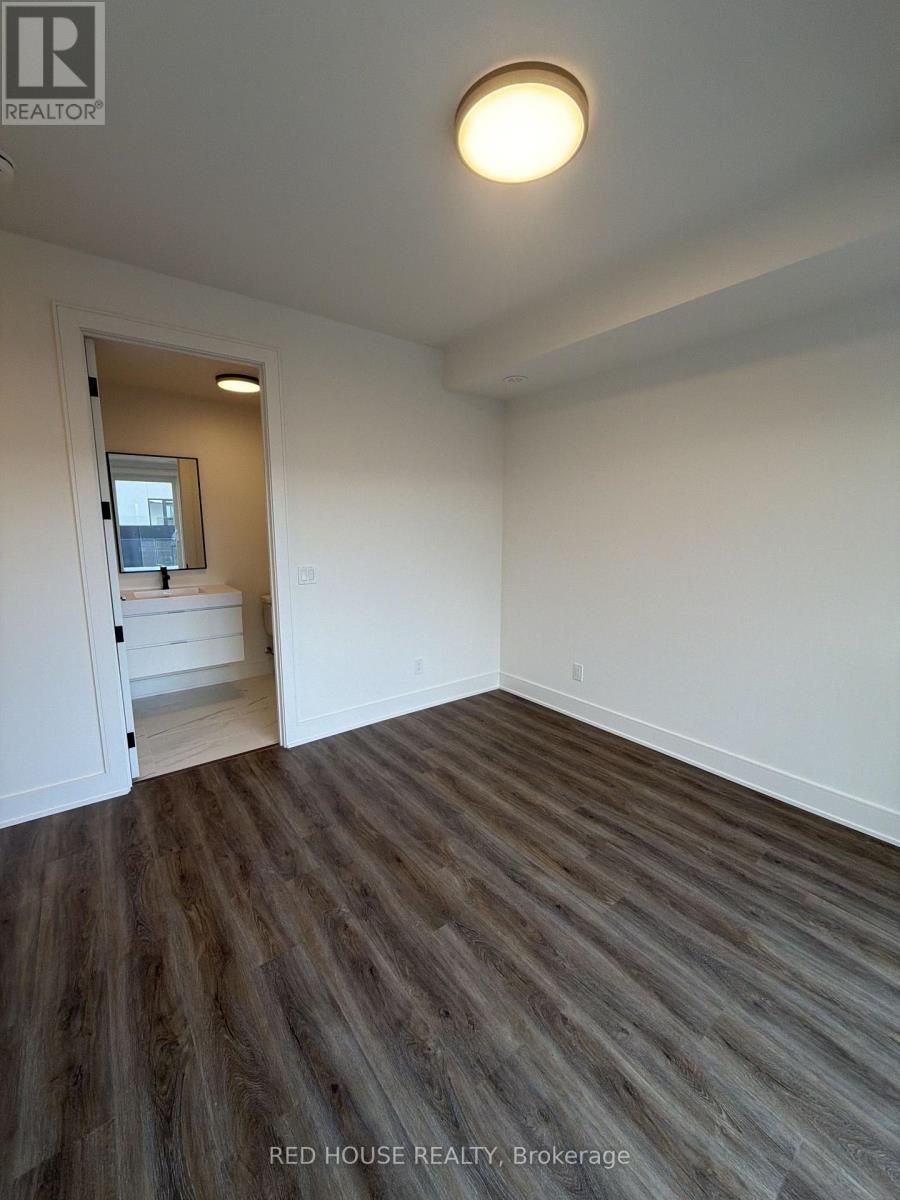 73 Everett Common Property Photo 30
