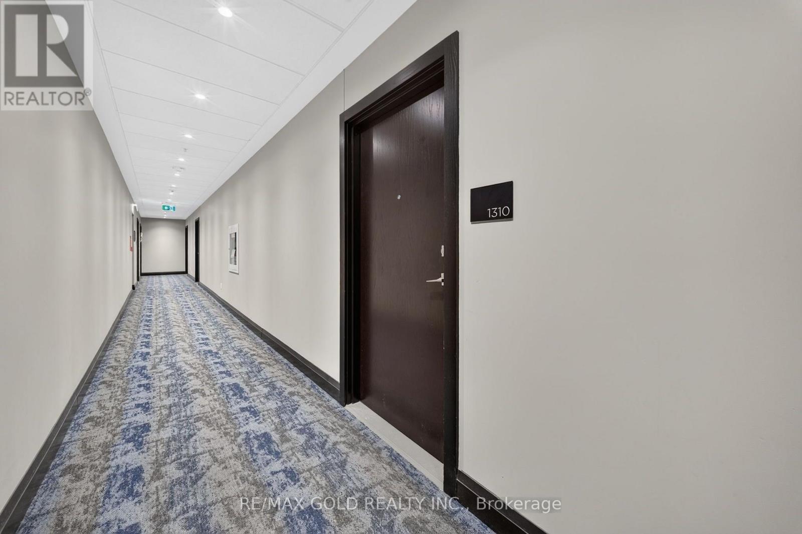 1310 - 15 Glebe Street Property Photo 6