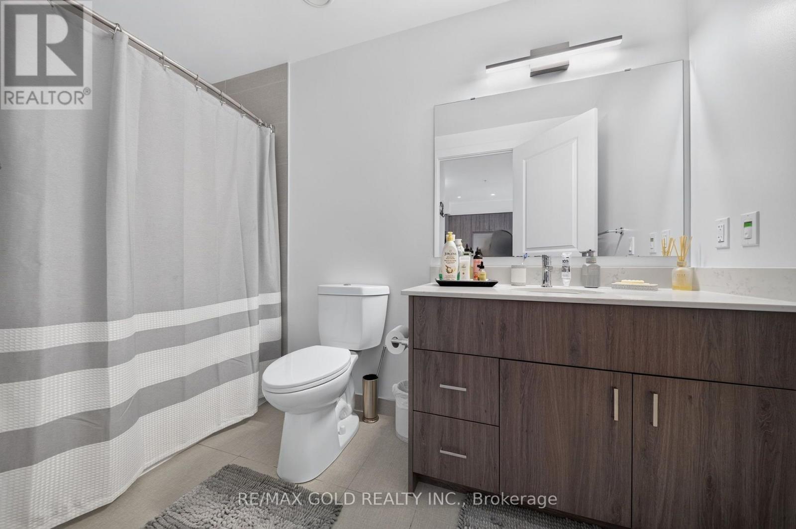 1310 - 15 Glebe Street Property Photo 13
