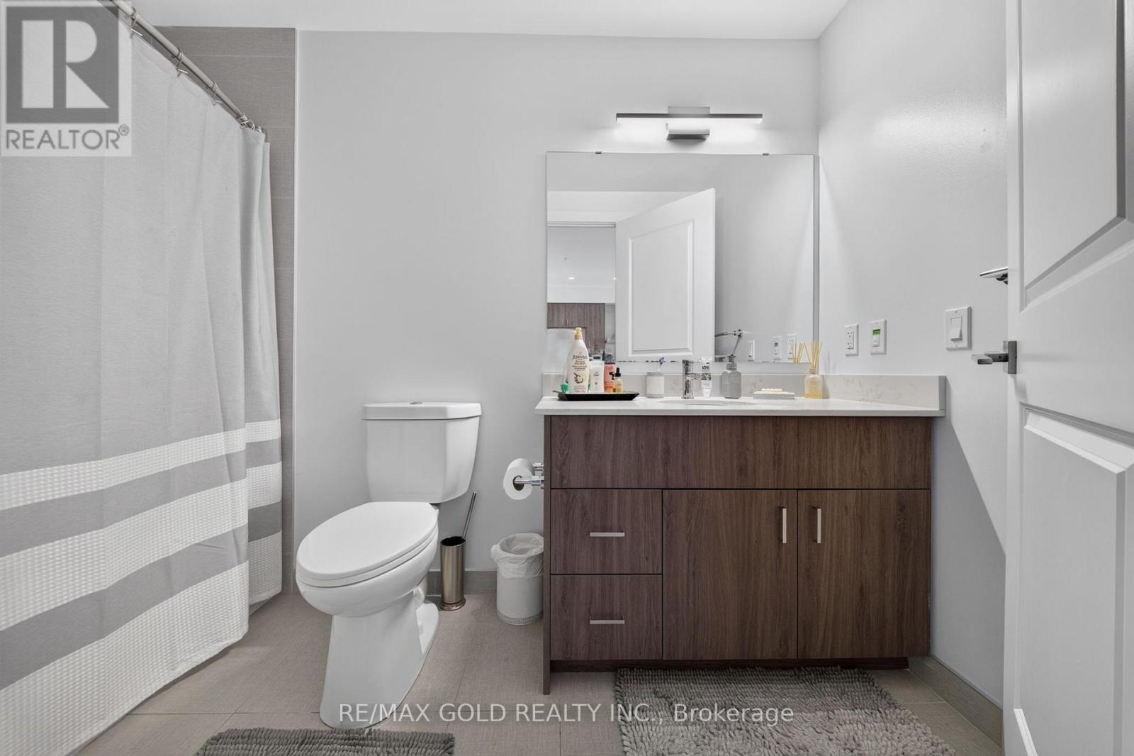 1310 - 15 Glebe Street Property Photo 14