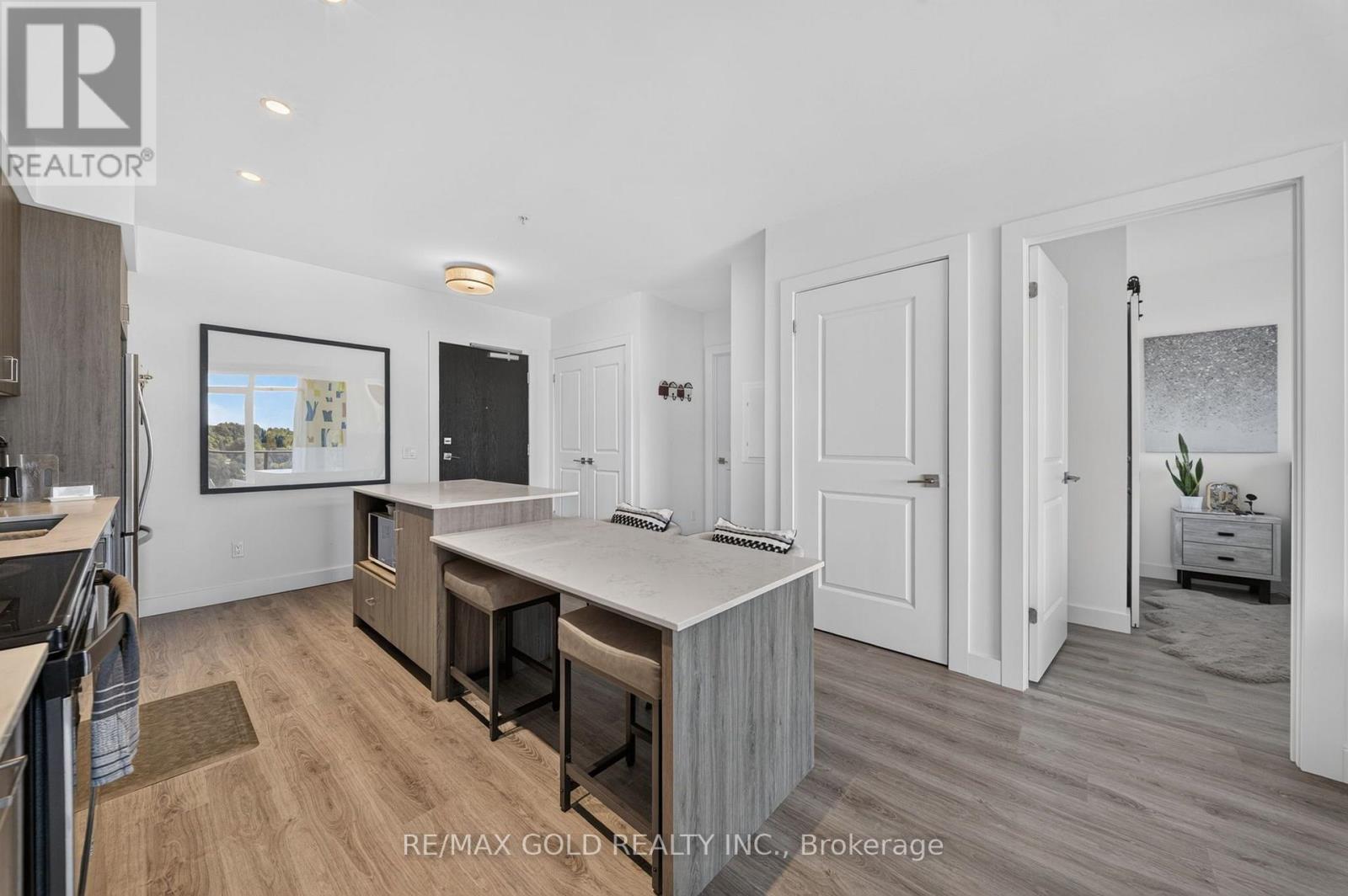1310 - 15 Glebe Street Property Photo 15