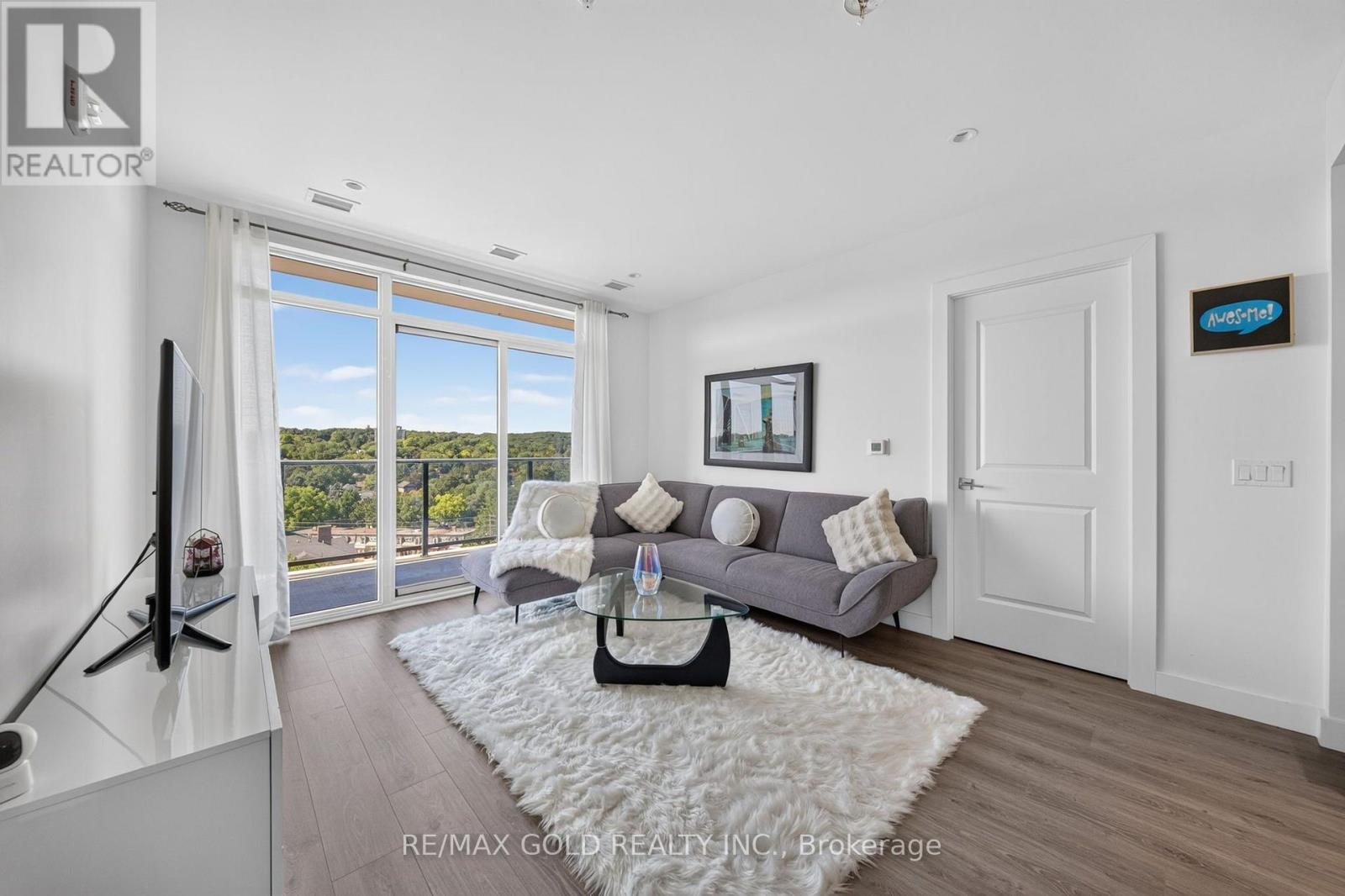 1310 - 15 Glebe Street Property Photo 18