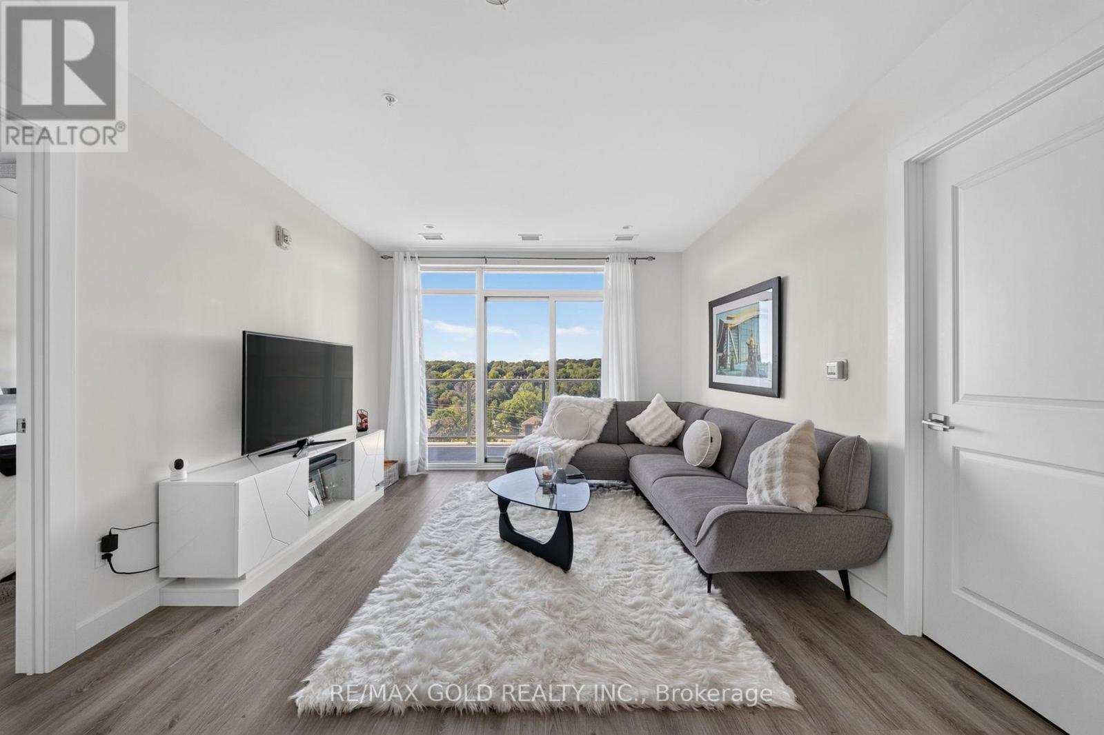 1310 - 15 Glebe Street Property Photo 19