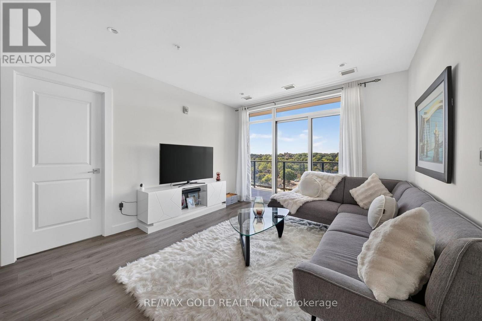 1310 - 15 Glebe Street Property Photo 20