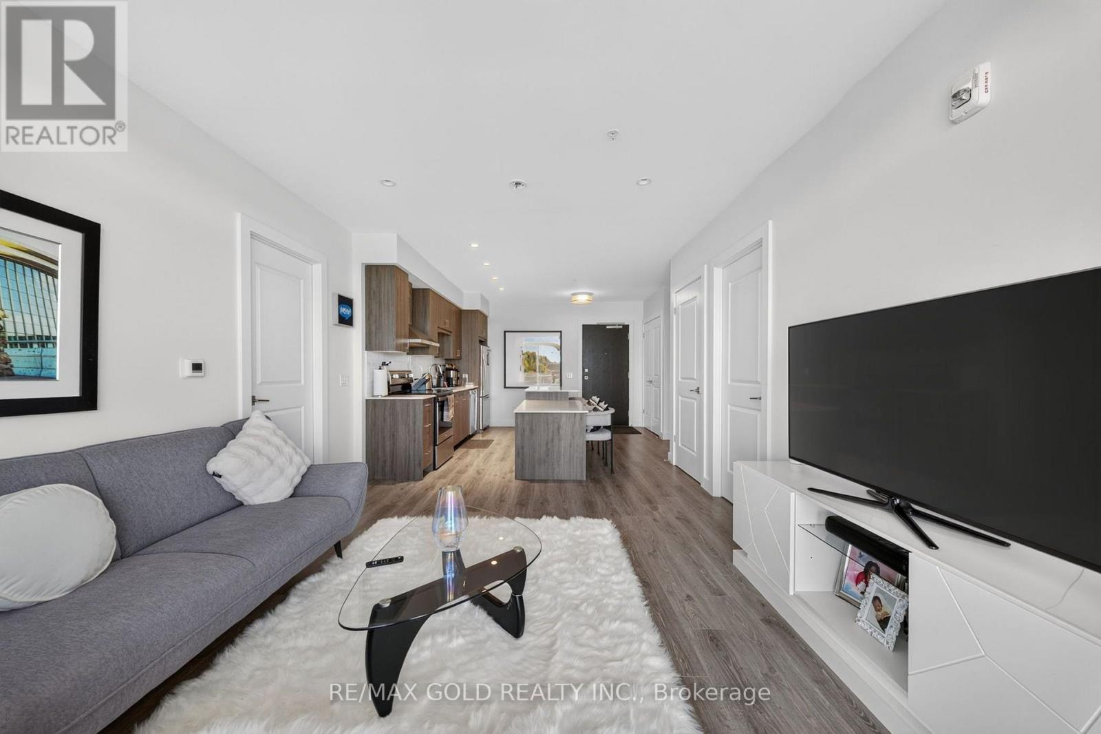 1310 - 15 Glebe Street Property Photo 22