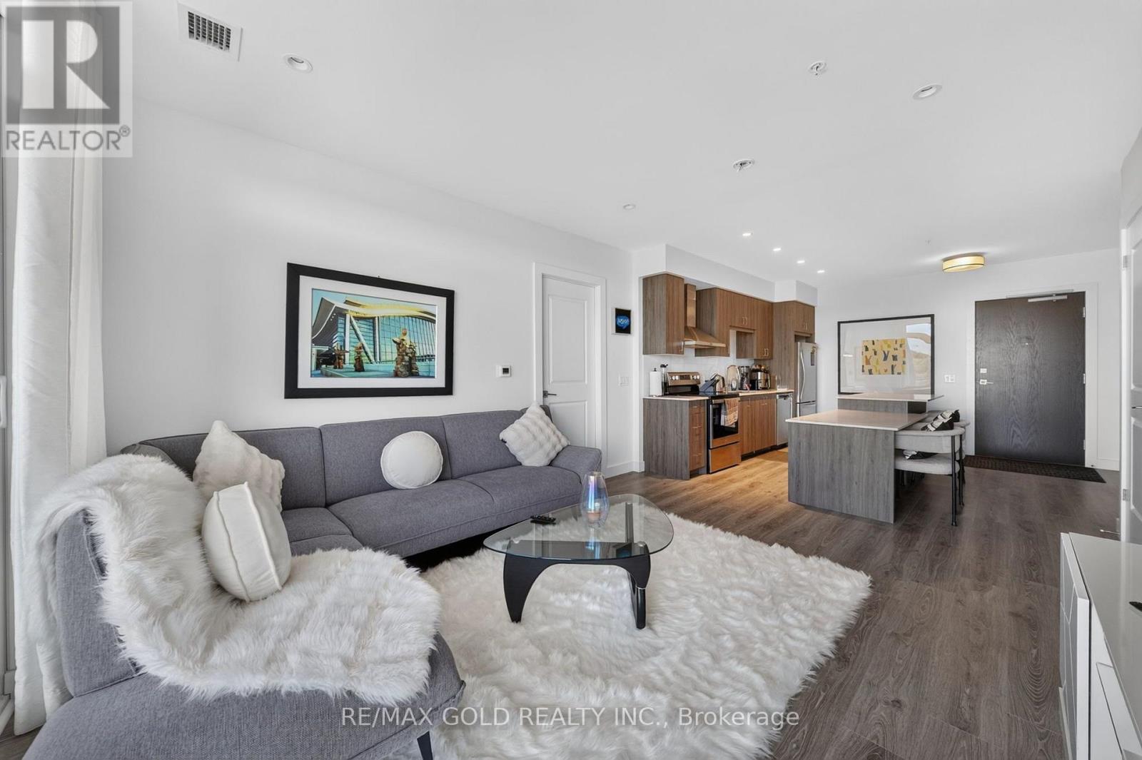 1310 - 15 Glebe Street Property Photo 23