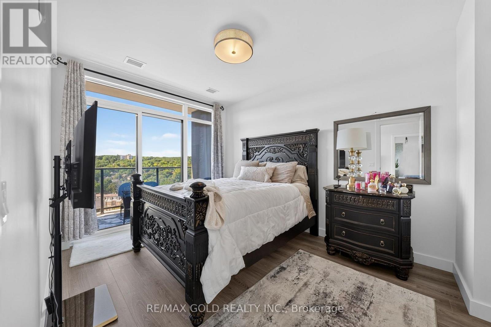 1310 - 15 Glebe Street Property Photo 26