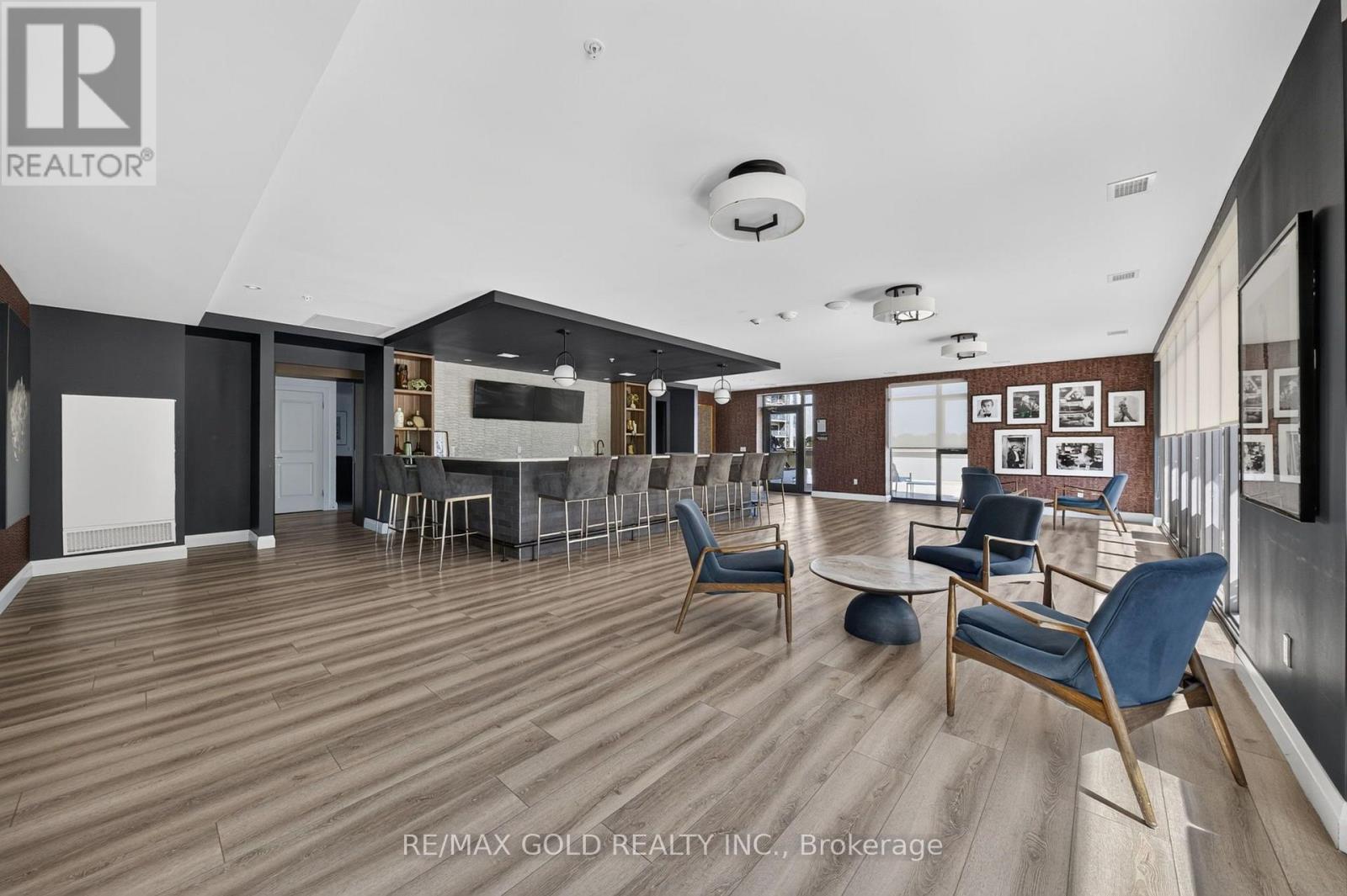 1310 - 15 Glebe Street Property Photo 38