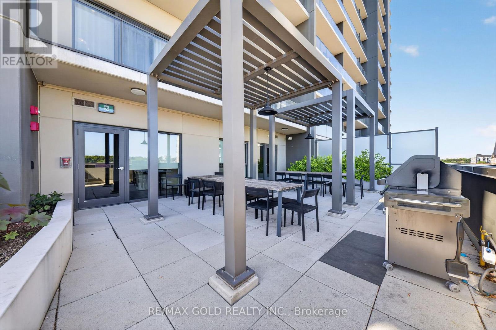 1310 - 15 Glebe Street Property Photo 41