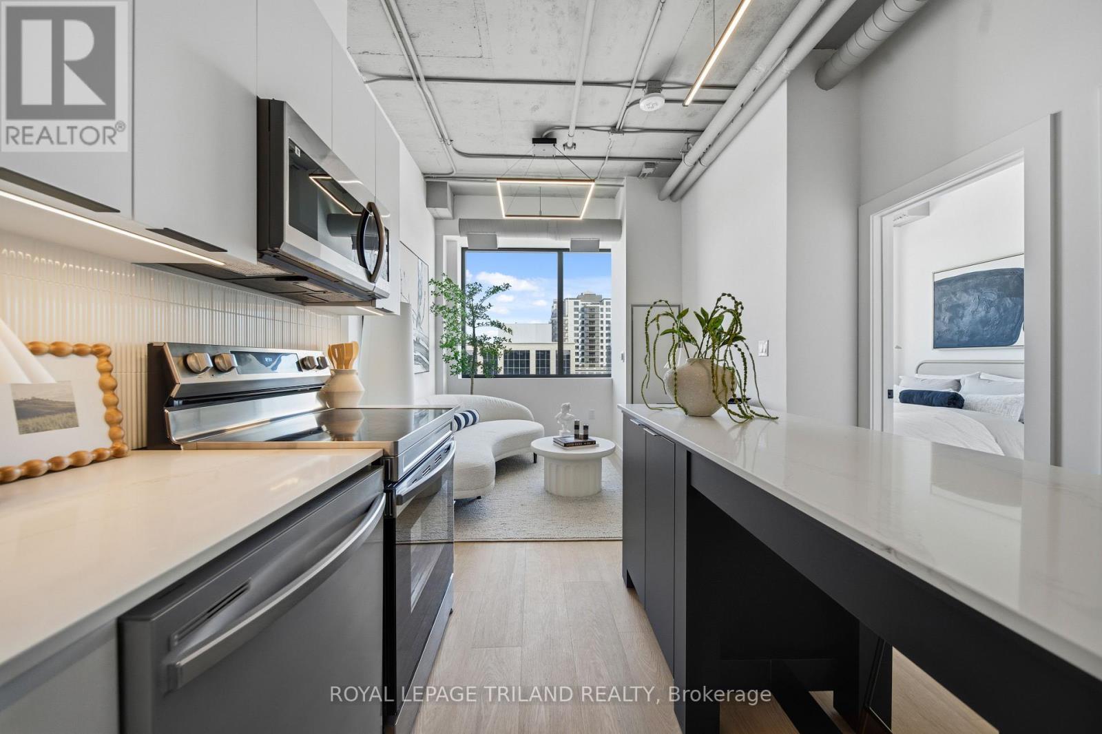 203 - 685 Richmond Street Property Photo 10