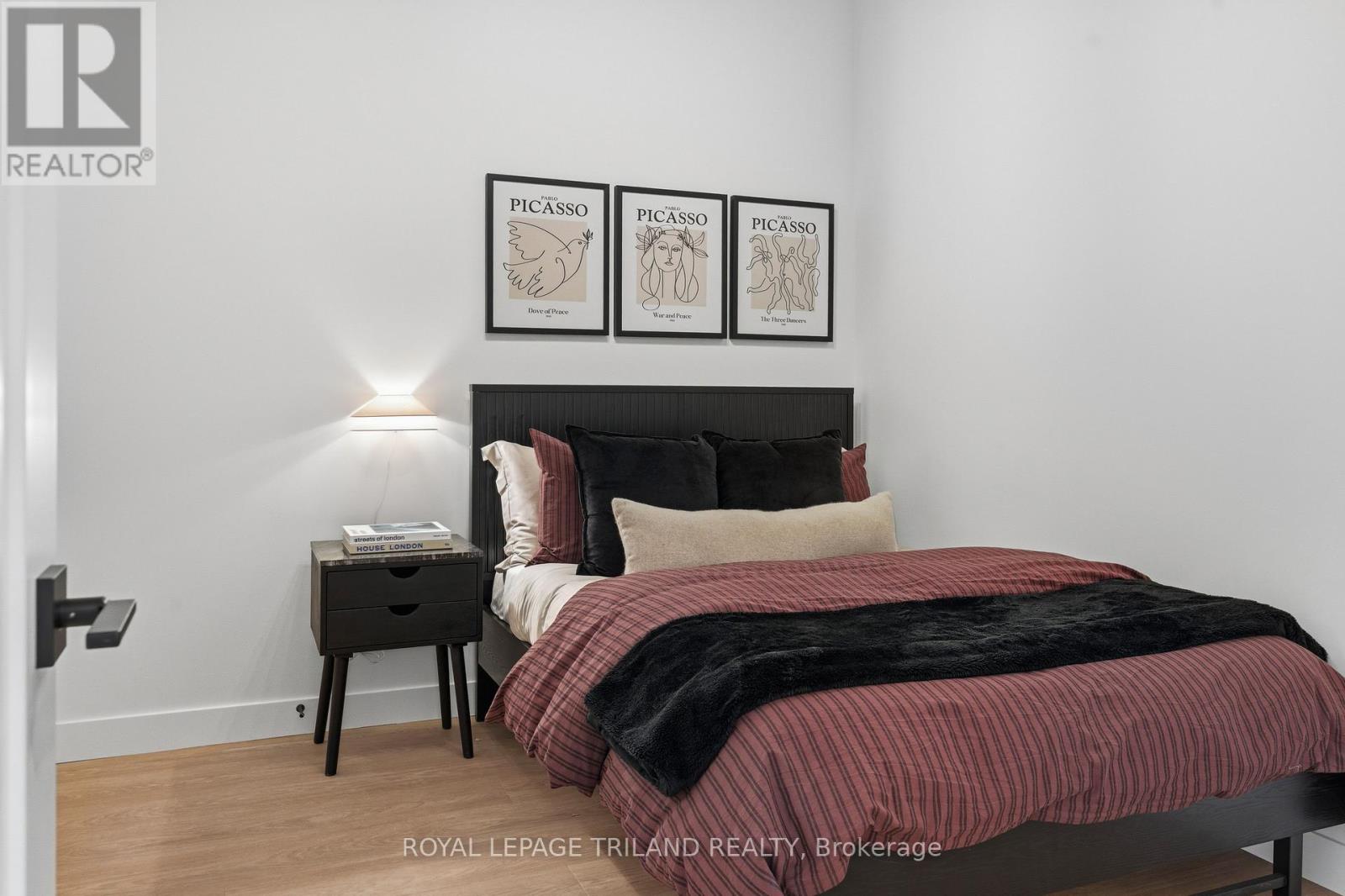 203 - 685 Richmond Street Property Photo 21