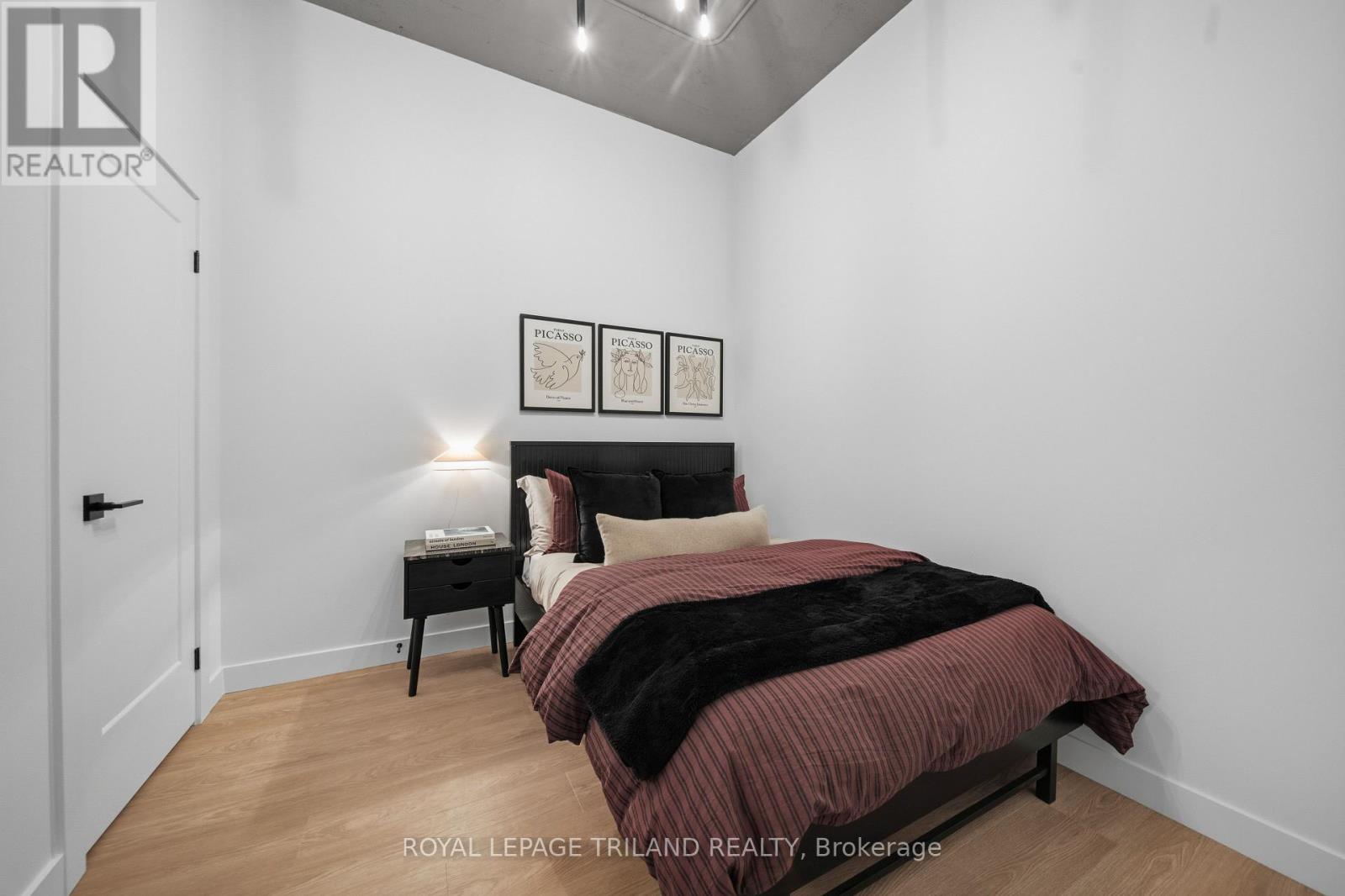 203 - 685 Richmond Street Property Photo 22