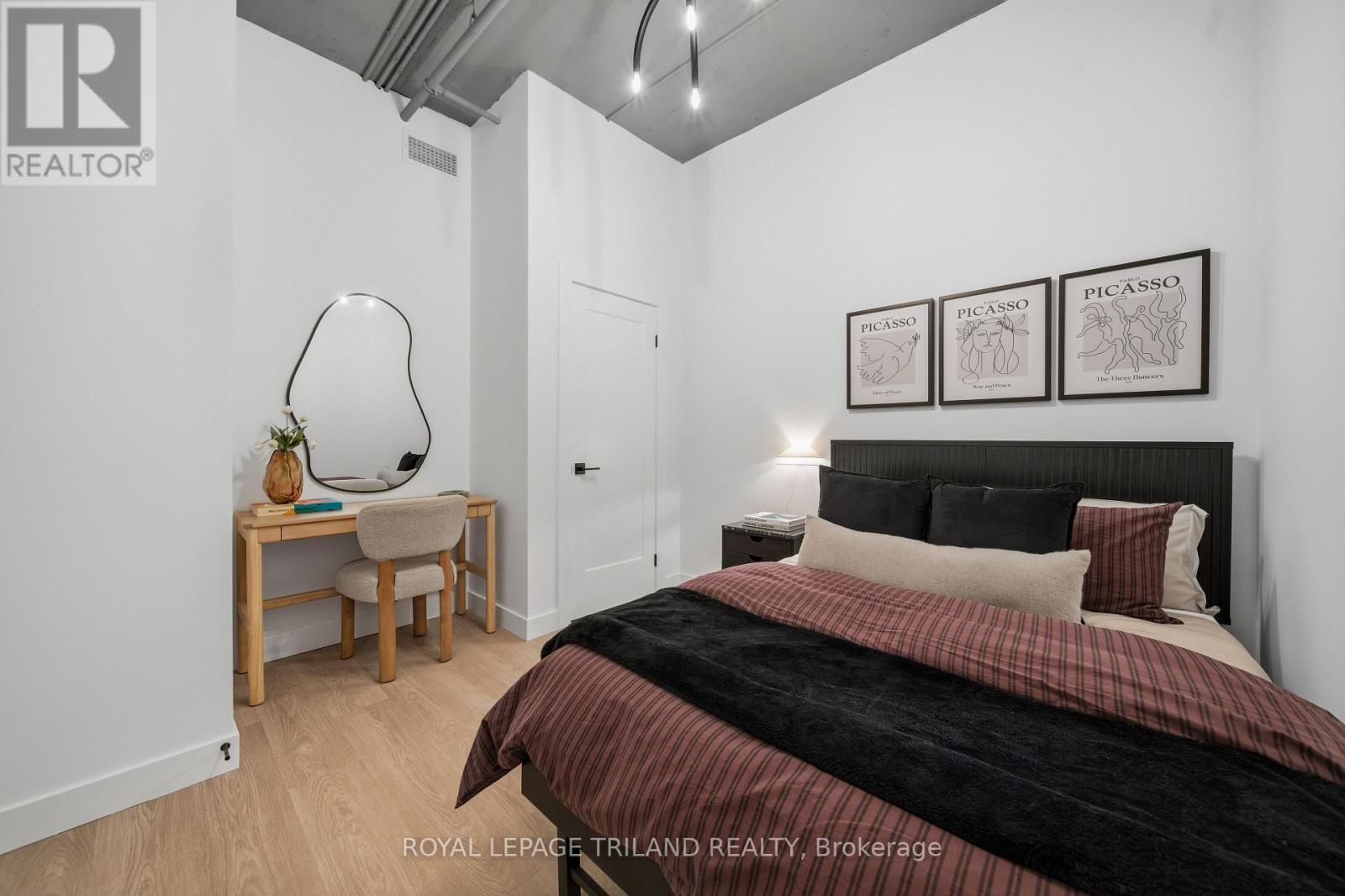 203 - 685 Richmond Street Property Photo 23