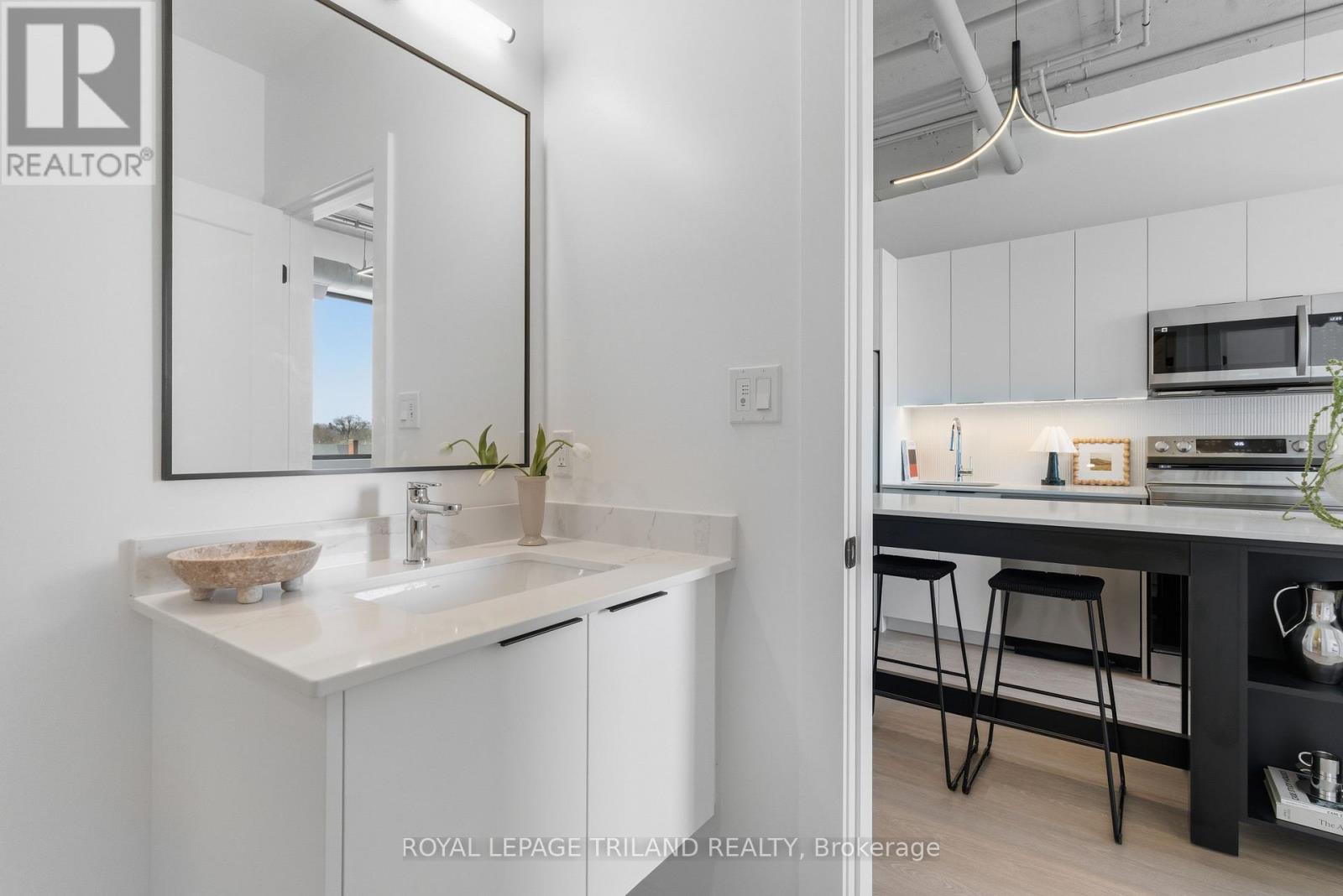 203 - 685 Richmond Street Property Photo 25