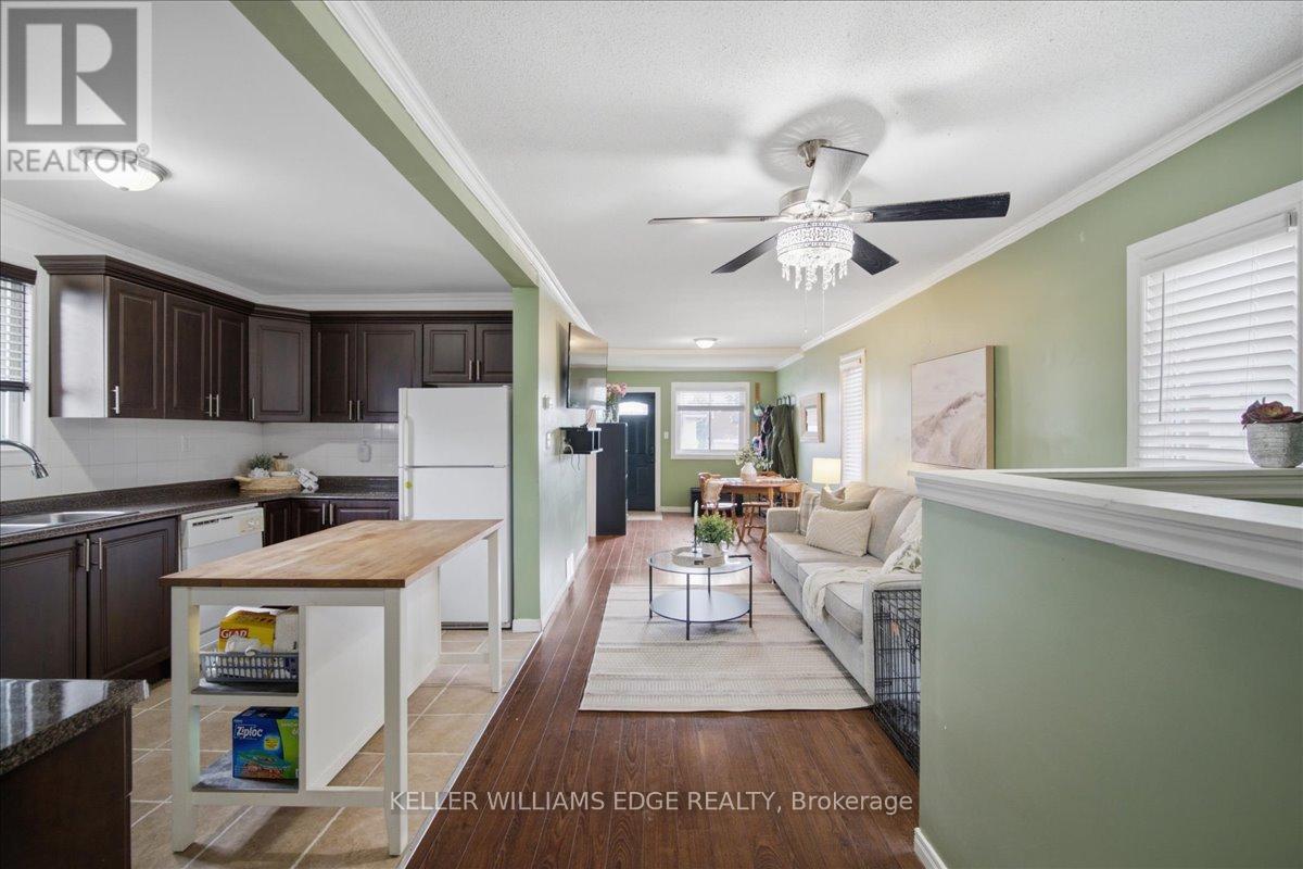 22 Delena Avenue N Property Photo 4