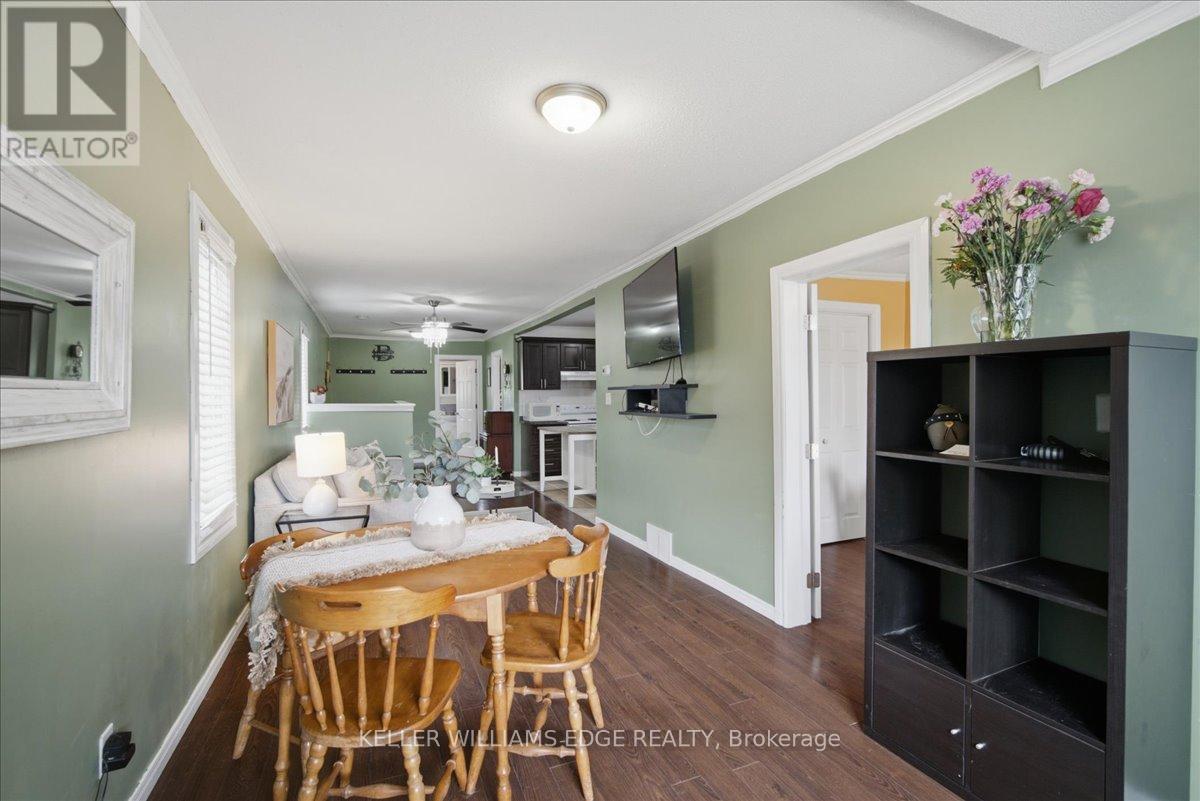 22 Delena Avenue N Property Photo 6