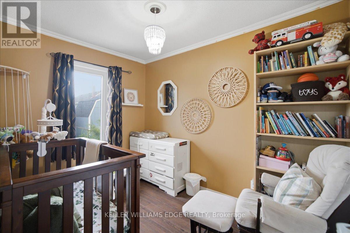 22 Delena Avenue N Property Photo 9